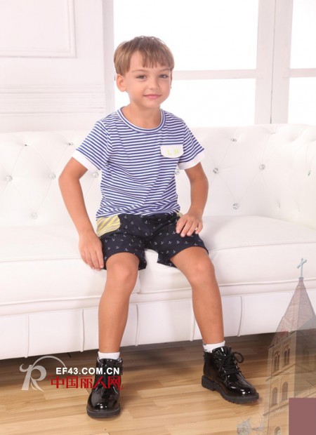 最近流行穿什么衣服 小男生穿什么衣服潮