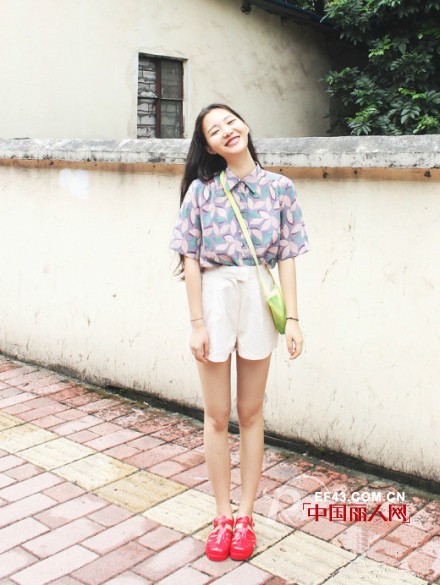 街头达人穿搭 时尚街拍穿搭 小碎花清新田园风