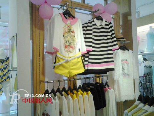 女装开业 热烈祝贺城市衣柜河南息县步行街店盛大开业