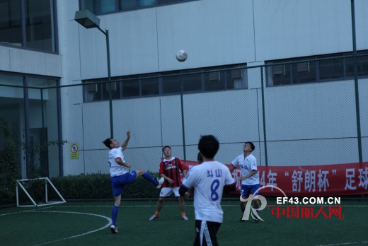 “舒朗杯”青年足球友谊赛精彩继续