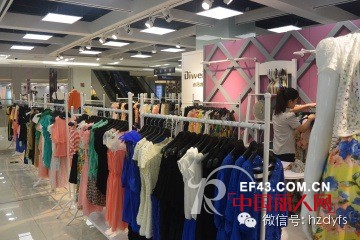 热烈庆祝鼎雅服饰-迪薇娜品牌进驻湖州银泰百货