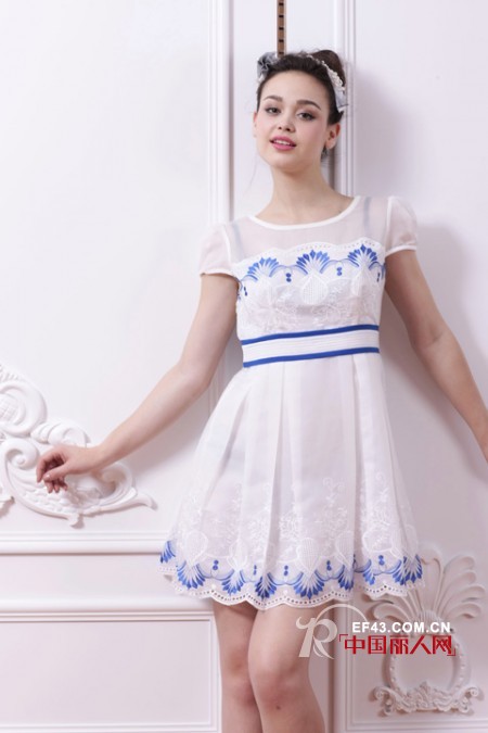 女票是什么意思你造吗 白色连衣裙适合穿吗 欧根纱连衣裙