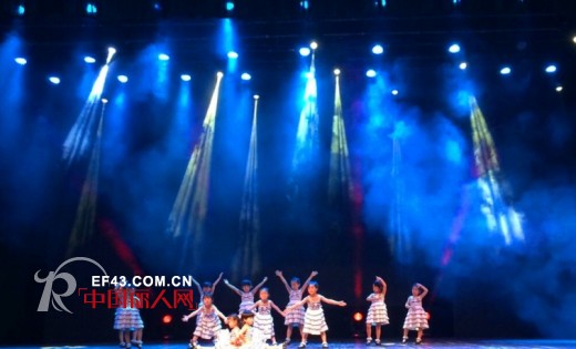 T100亲子童装走进广东电视台儿童公益晚会