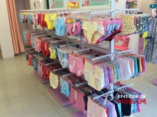 热烈祝贺浪漫春天内衣成都武侯万福东加盟店盛大开业