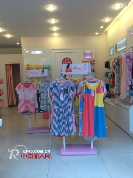 热烈祝贺浪漫春天内衣成都武侯万福东加盟店盛大开业