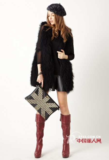 今年秋天流行什么服装  羊羔绒外套搭配