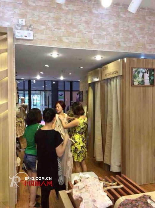 热烈祝贺尚州女装广州大石店盛大开业