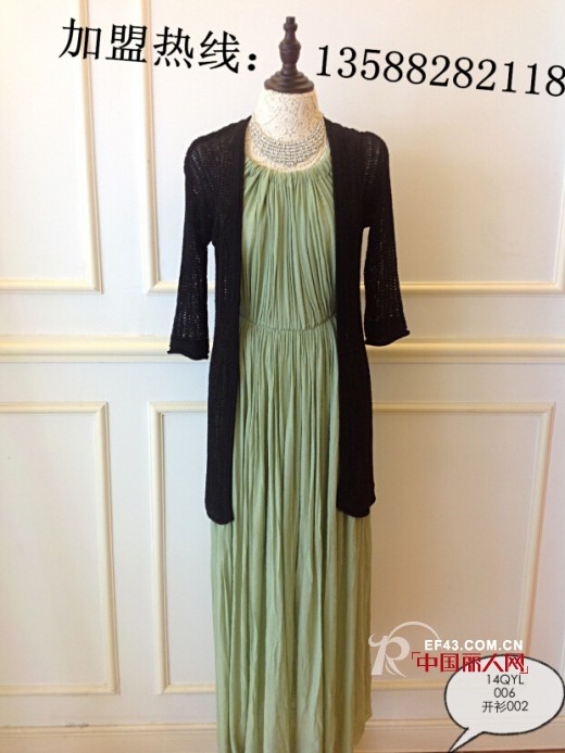 秋季新款连衣裙怎么搭配外套 针织衫里面穿什么