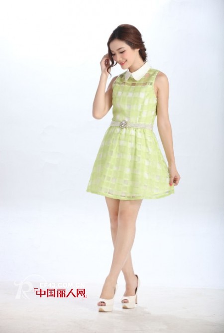 无袖裙什么样的显瘦 浅蓝色和青色哪款好看