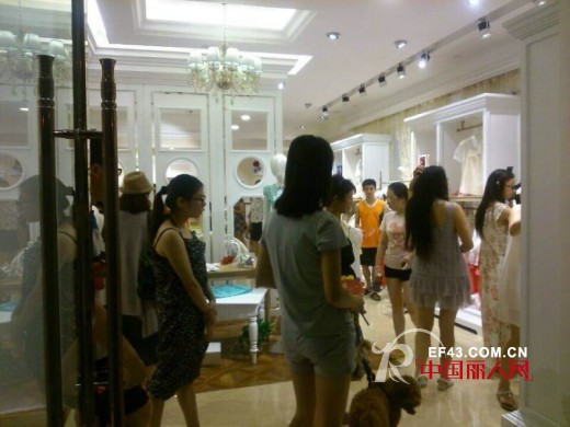 in.9女装杭州三墩专卖店盛大开业