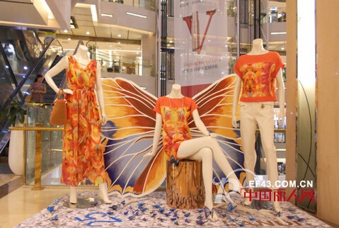 橱窗陈列图片 2014秋季服装橱窗陈列效果图