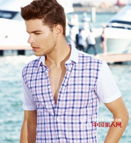 男生穿什么样的格子衫好看 格子T恤怎么搭配