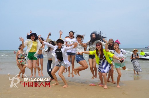 集韩号少淑装盛夏海边拓展活动