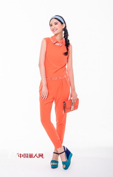 橙色连体裤配什么鞋子 夏天穿橙色好看吗