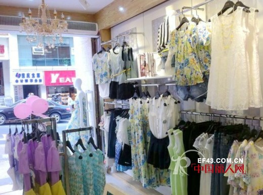 热烈祝贺城市衣柜女装重庆铜梁店开业大吉