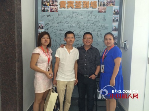 完美组合女装再赢签约高峰  五家新店成功签约