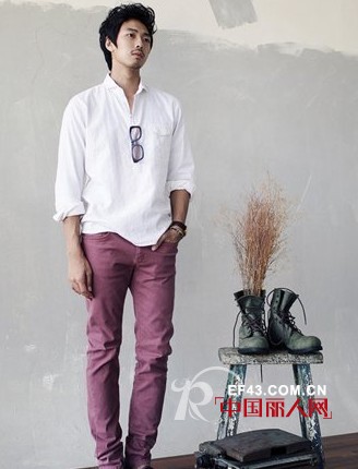 男士衬衫搭配 玫红色短袖衬衫搭配什么裤子 白色衬衫搭配紫粉色长裤