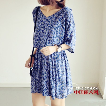 青花瓷中国风款式搭配 青花瓷连衣裙搭配