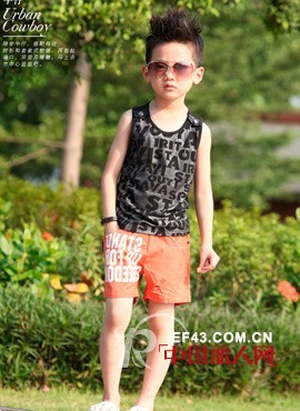 背心怎么搭配好看 橙色短裤配什么上衣