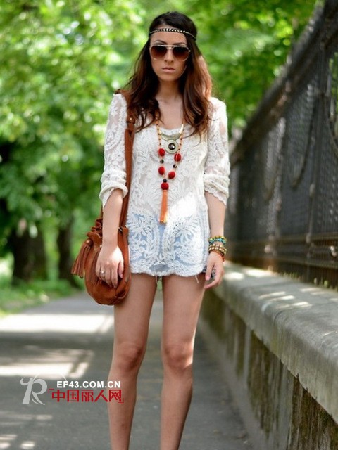 最炫名族风来袭 民族印花连衣裙怎么搭配 民族印花短裤怎么搭配