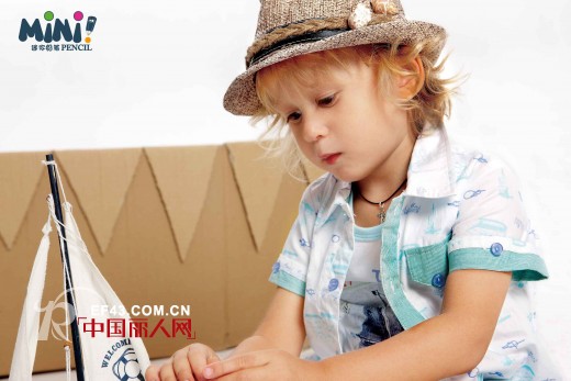 纸箱制作帆船 夏季男童服装搭配