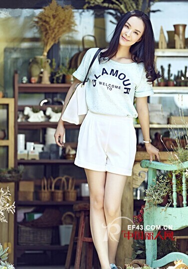 什么样的短裤才显高显瘦?  当然要选高腰和宽松