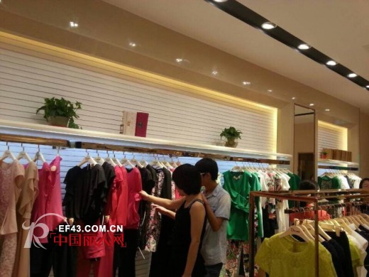 恭贺DITTO迪图女装广东省平远县专卖店新店开业