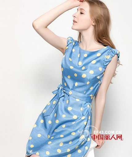 八月穿浅色系连衣裙 蕾丝欧根纱雪纺裙超美款