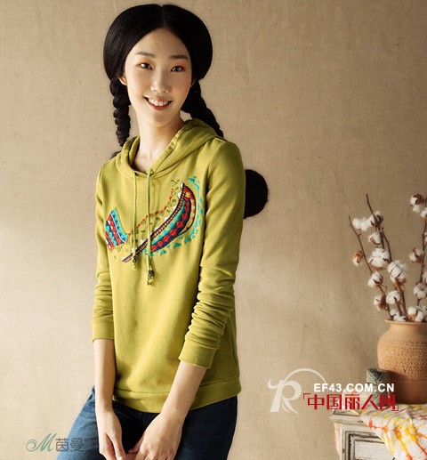 茵曼新品卫衣:运动风最棒的单品