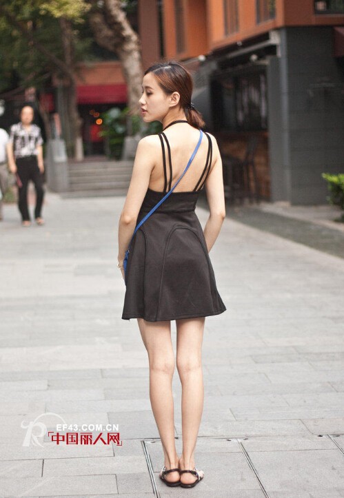 夏季迎战高温 时尚达人该怎么搭配 裸露服装搭配