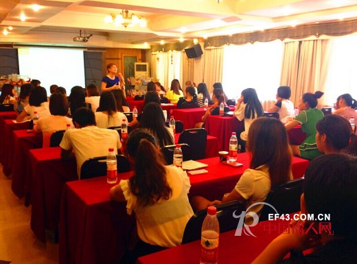 热烈祝贺艾金莎内衣连锁终端销售精英培训会圆满落幕