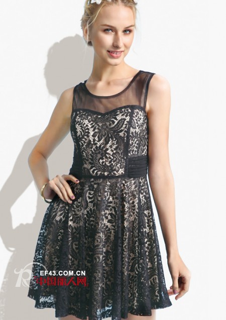 胸前透视连衣裙搭配 无袖连衣裙搭配什么配饰