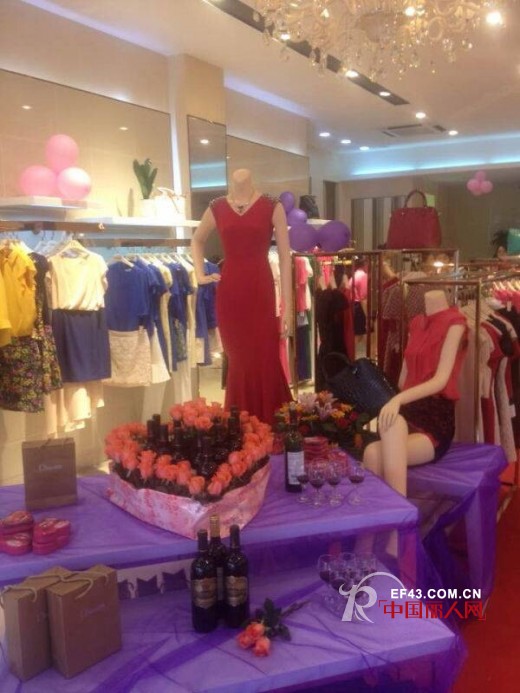 迪图女装石碣镇二店七夕浪漫相约 喜迎开业盛典