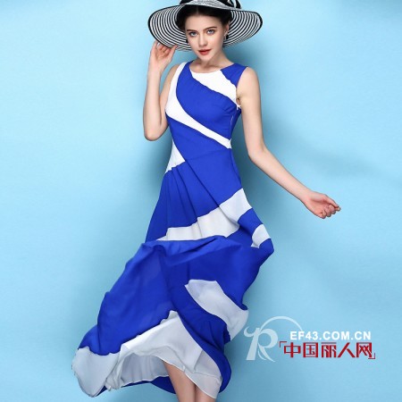 适合都市时尚女性穿的衣服有哪些? 爱妮格女装为你推荐