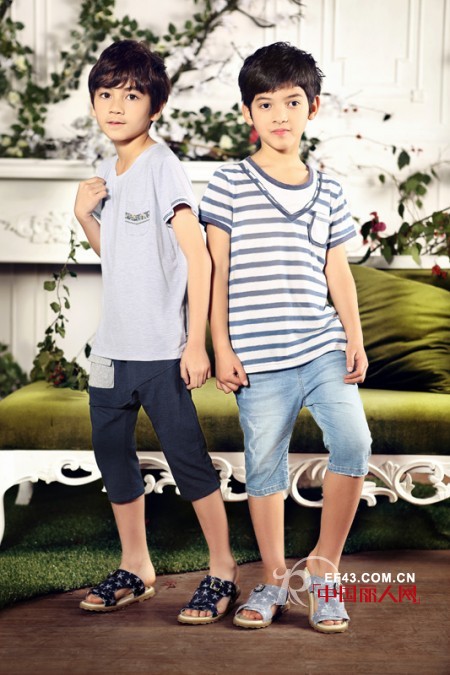 男生穿什么裤子好看 五分裤配什么 T恤配五分裤