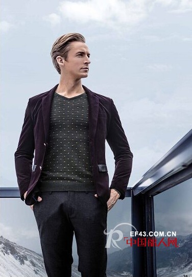 男士穿紧身衣好看吗 针织衫配什么外套