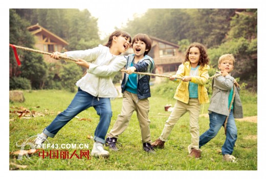 欣薇尔童装突显人性化设计特点