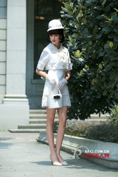 女人穿什么有气质 参加婚宴等正式场合穿什么