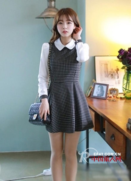 早秋连衣裙搭配 早秋连衣裙怎么搭配好看