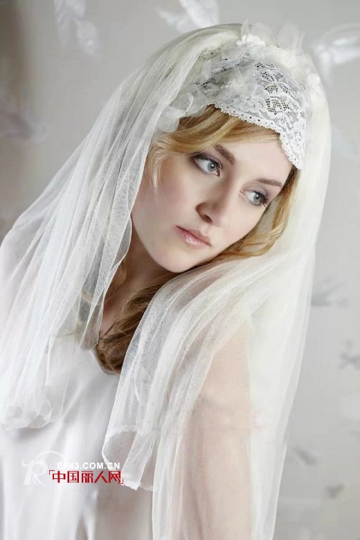 【新娘头纱】什么样的头纱配婚纱比较好看