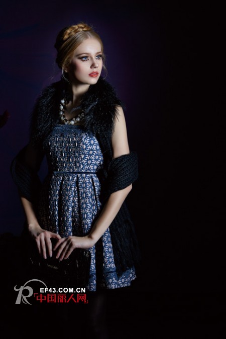 利宝妮女装2014年秋冬装新品上市 利宝妮皮草,毛呢,羽绒服外套全新亮相!