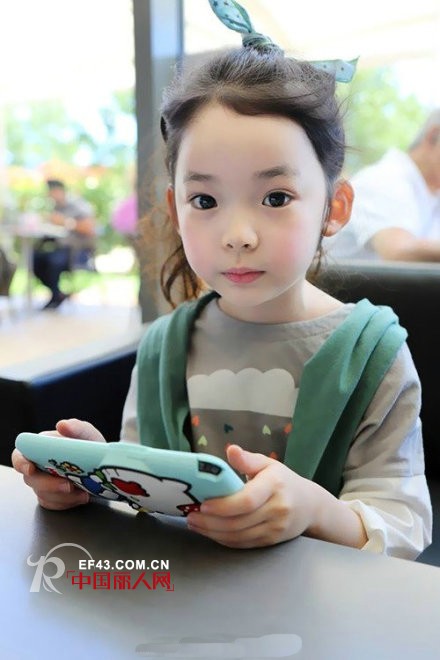 女孩子怎么装扮美美的 有一个萌萌哒女儿给她这样子的搭配