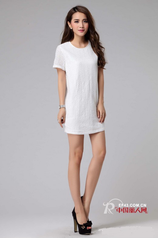 镂空连衣裙搭配 蕾丝菱形镂空直筒连衣裙搭配