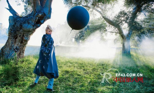 超模 Anja Rubik 演绎《Porter》杂志2014秋季刊封面