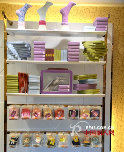 耶丽雅连锁卖场:轻松掘金服装市场