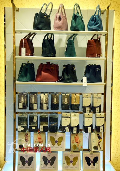 耶丽雅连锁卖场:轻松掘金服装市场