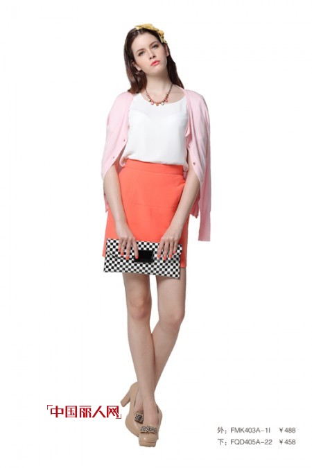 轻熟女应该怎么穿衣搭配?  夏秋过渡时节要怎么穿衣?  熟女穿衣搭配的技巧