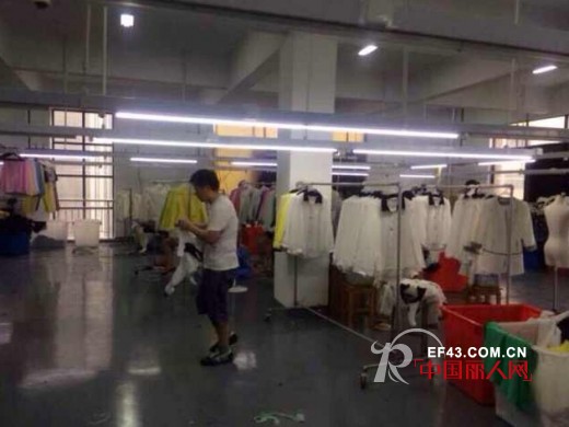 灾难无情·星盘有爱!速购女装第一批60万物资已发往昭通