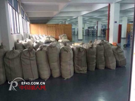 灾难无情·星盘有爱!速购女装第一批60万物资已发往昭通