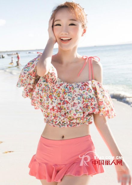 泳衣罩衫来了 不显肉的泳衣款式 泳衣罩衫防晒黑款式